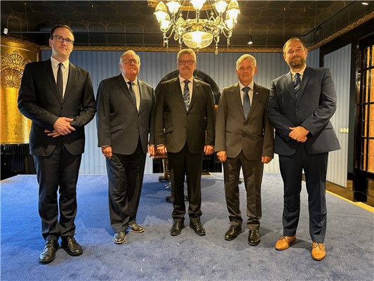 Cena Hejtmana. Sociální a zdravotní oblast včetně záchrany lidského života: MUDr. Tomáš Novotný  Ph.D.  MBA  kultura: PhDr. Václav Hofmann  sport: Jaromír Tvrzník  regionální rozvoj: RNDr. Pavel Pintr  Ph.D