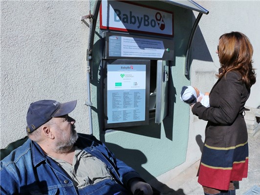 Slavnostní zahájení provozu babyboxu nové generace v děčínské nemocnici. Foto: Krajská zdravotní  a.s.