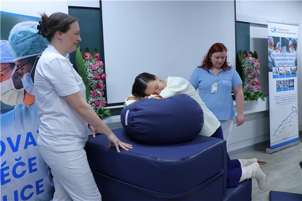 Prezentace novinky  porodního gauče  v Centru porodní asistence v litoměřické nemocnici