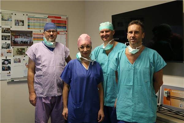 V Krajské zdravotní se školili robotičtí operatéři z plzeňské fakultní nemocnice. Foto: KZ  a. s./Petr Sochůrek