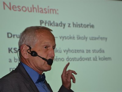 Lékařům v Krajské zdravotní přednášel profesor Jan Pirk