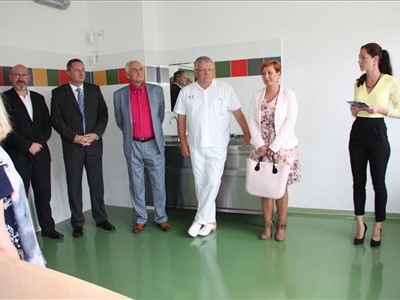 Krajská zdravotní dokončila modernizaci prostor šestinedělí gynekologicko-porodnického oddělení mostecké nemocnice 