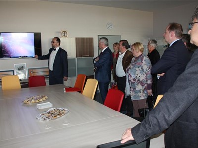 Návštěva z Běloruska si prohlédla Centrum robotické chirurgie Krajské zdravotní