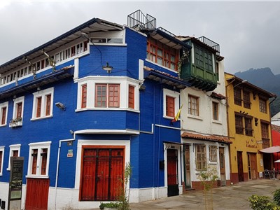 Bogotská čtvrť La Candelaria plná barevných domů z koloniální éry. Foto: Ivan Humhej