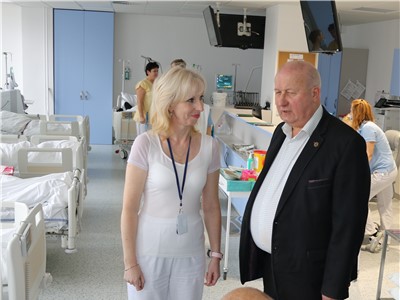 Hejtman Ústeckého kraje Oldřich Bubeníček navštívil teplickou nemocnici Krajské zdravotní, a. s.