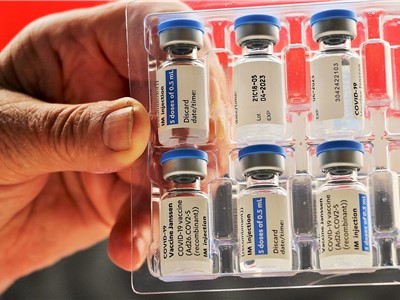 V terénu zdravotníci použili jednodávkovou vakcínu od firmy Johnson&Johnson. Foto: Krajská zdravotní, a.s./Ivo Chrástecký