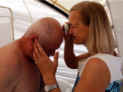 Krajská zdravotní uspořádala již poosmé osvětovou akci „Když se chceš opalovat, musíš se chránit“