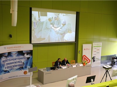 Video v úvodu odborné konference „II. Ústecké chirurgické dny“. Foto: Krajská zdravotní, a.s./Ivo Chrástecký
